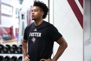 激情赛事直播平台：足球、篮球精彩对决——NBA、CBA、英超等热门联赛实时呈现
